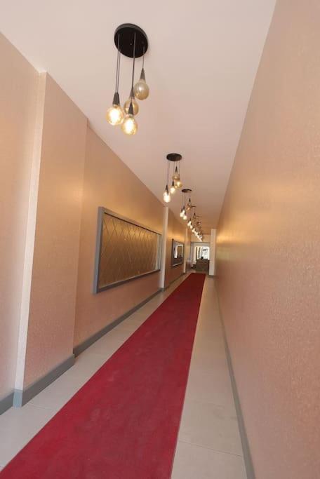 Location Free Wifi Ac Parking Garage *